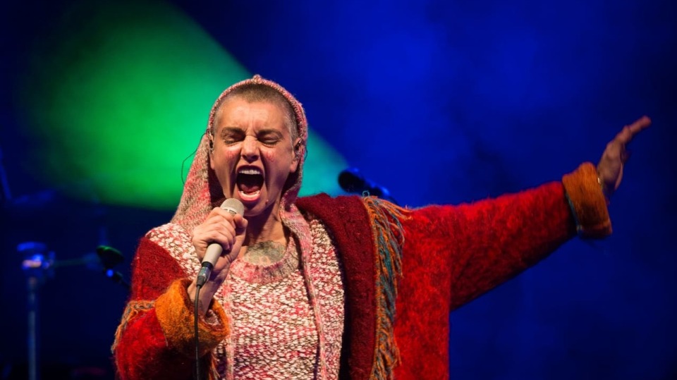 Zpěvačka Sinéad O´Connor šokuje tetováním na tváři